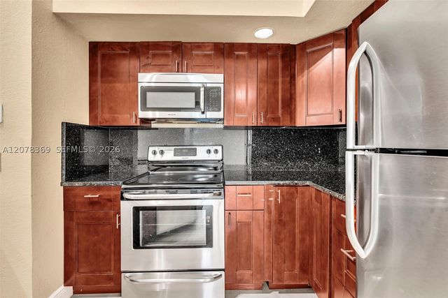 3370 Pinewalk Dr N 1222, Margate, FL 33063
