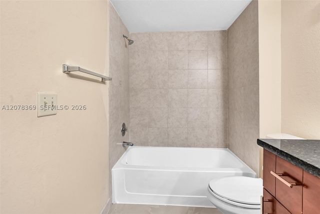 3370 Pinewalk Dr N 1222, Margate, FL 33063