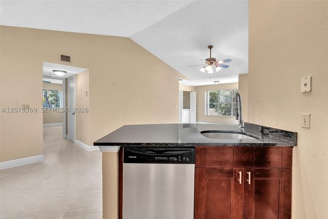 3370 Pinewalk Dr N 1222, Margate, FL 33063