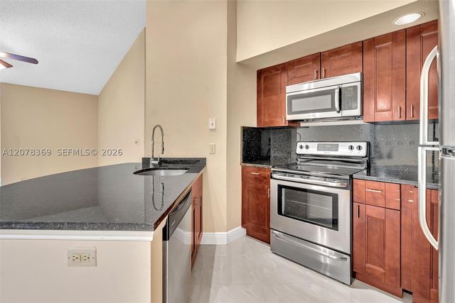 3370 Pinewalk Dr N 1222, Margate, FL 33063