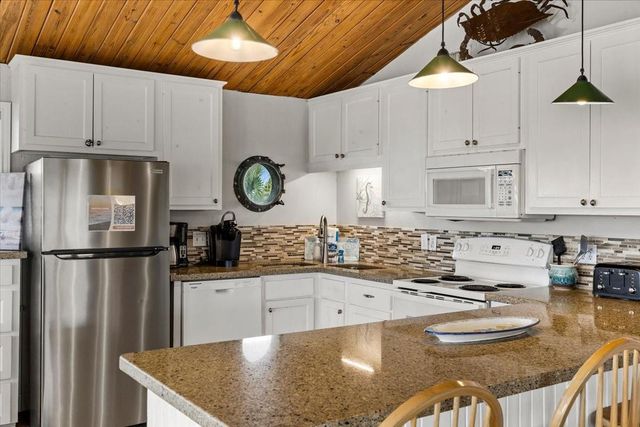 3719 Brewster Key, Galveston, TX 77554
