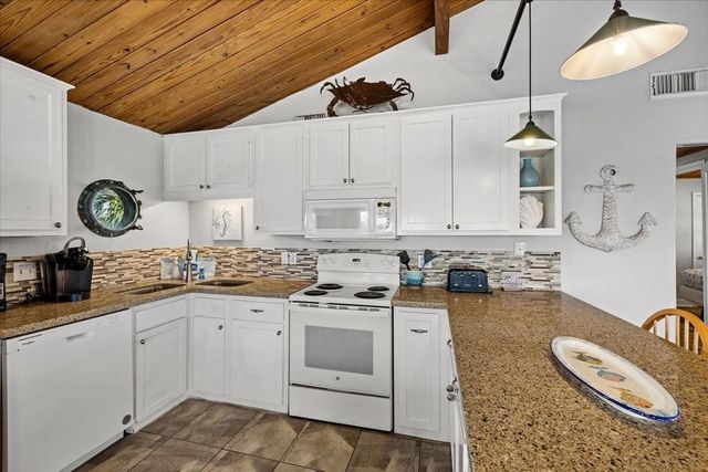 3719 Brewster Key, Galveston, TX 77554