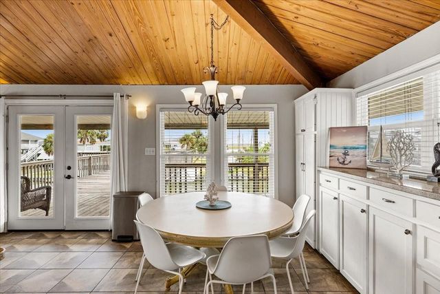 3719 Brewster Key, Galveston, TX 77554