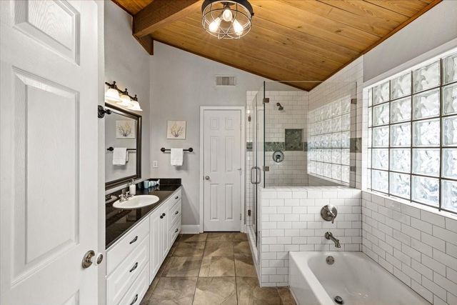 3719 Brewster Key, Galveston, TX 77554