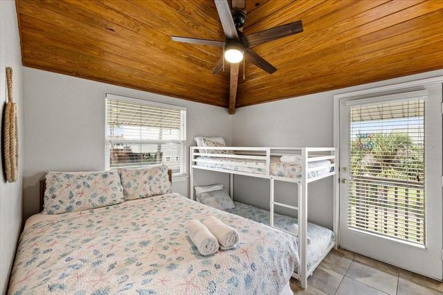 3719 Brewster Key, Galveston, TX 77554