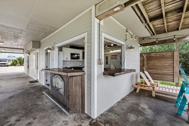 3719 Brewster Key, Galveston, TX 77554