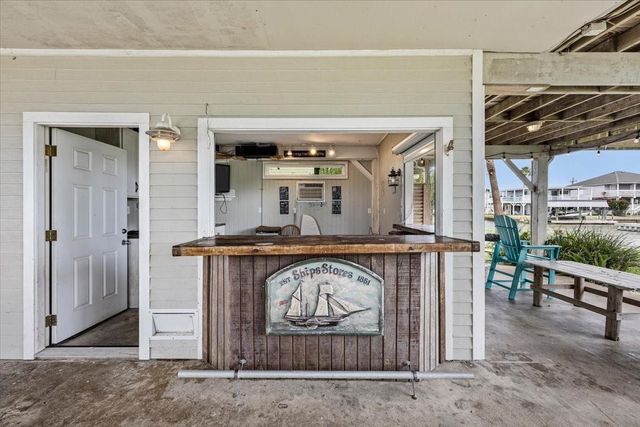 3719 Brewster Key, Galveston, TX 77554