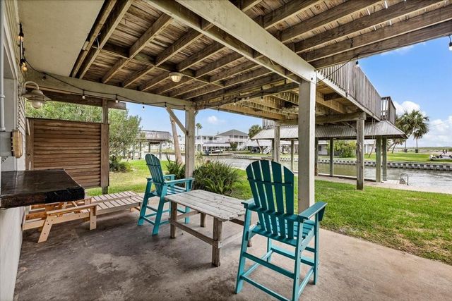 3719 Brewster Key, Galveston, TX 77554