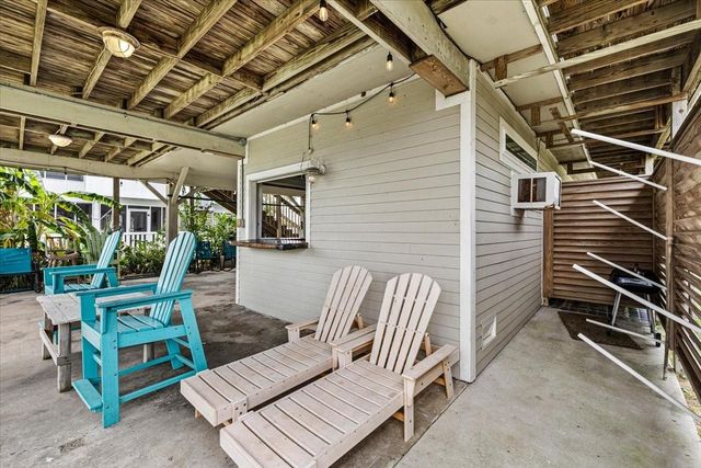 3719 Brewster Key, Galveston, TX 77554