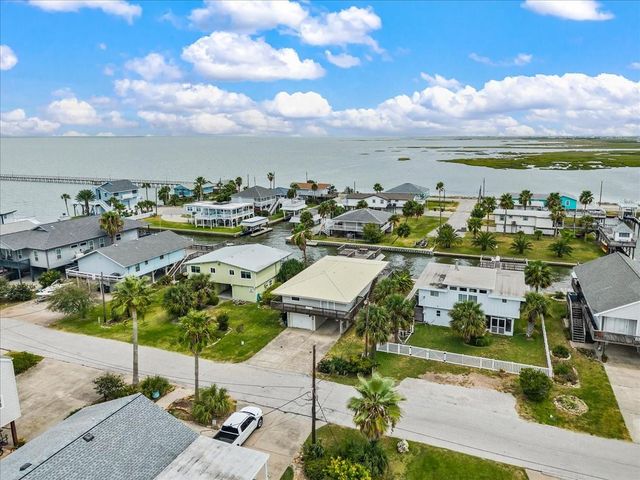 3719 Brewster Key, Galveston, TX 77554
