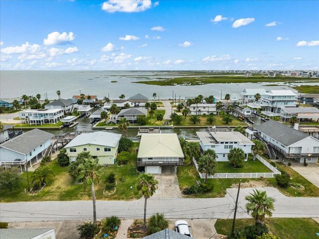 3719 Brewster Key, Galveston, TX 77554