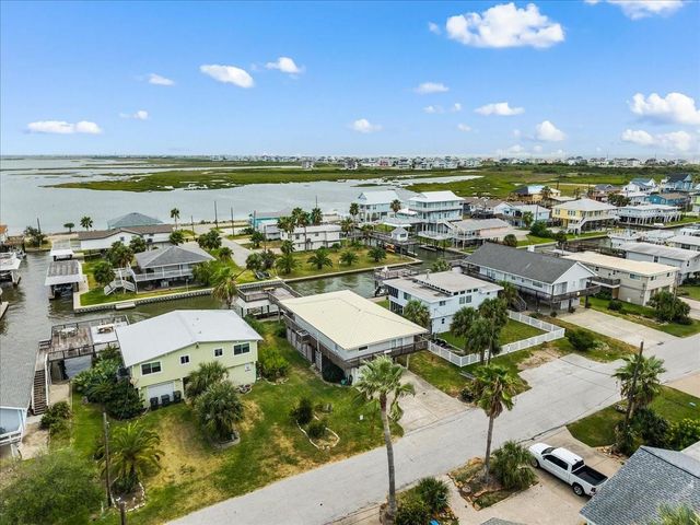 3719 Brewster Key, Galveston, TX 77554