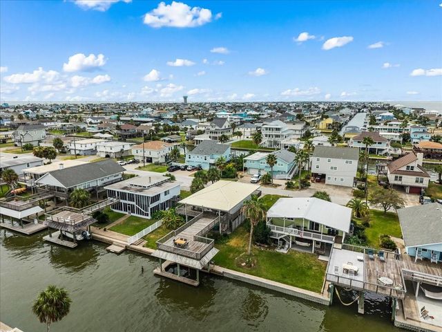 3719 Brewster Key, Galveston, TX 77554