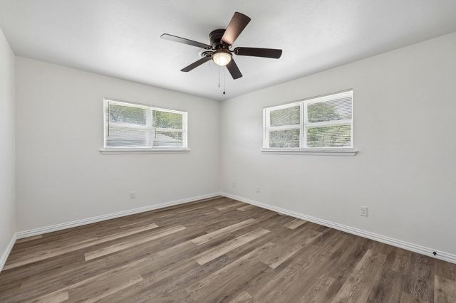 913 N Main Street, Springtown, TX 76082