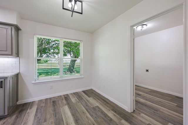 913 N Main Street, Springtown, TX 76082