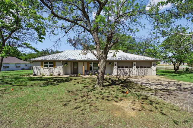 913 N Main Street, Springtown, TX 76082