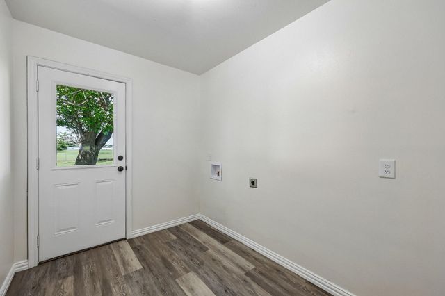 913 N Main Street, Springtown, TX 76082