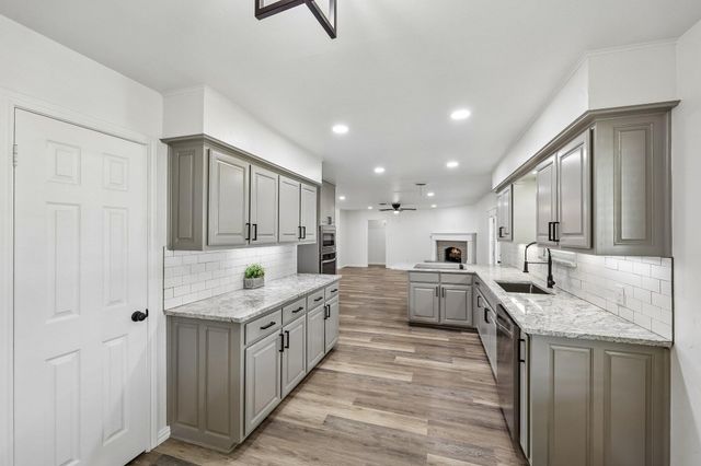 913 N Main Street, Springtown, TX 76082