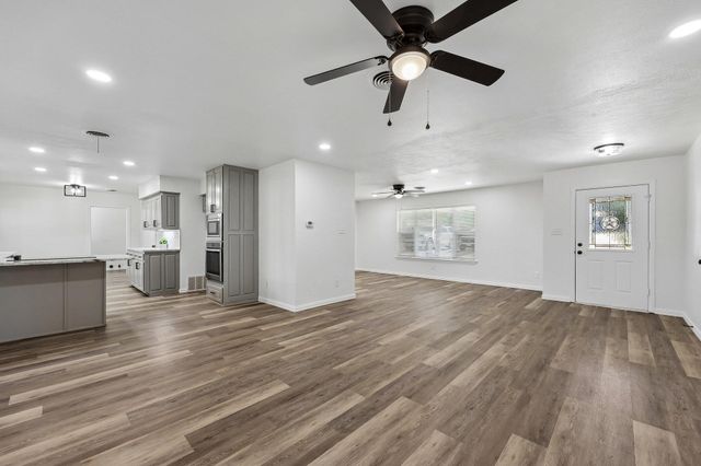 913 N Main Street, Springtown, TX 76082