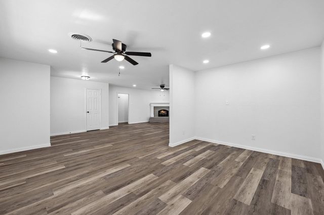 913 N Main Street, Springtown, TX 76082