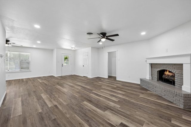 913 N Main Street, Springtown, TX 76082