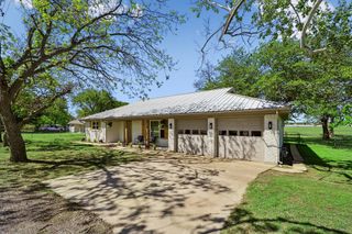 913 N Main Street, Springtown, TX 76082