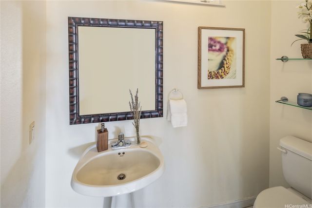 4169 Koko Drive, Honolulu, HI 96816