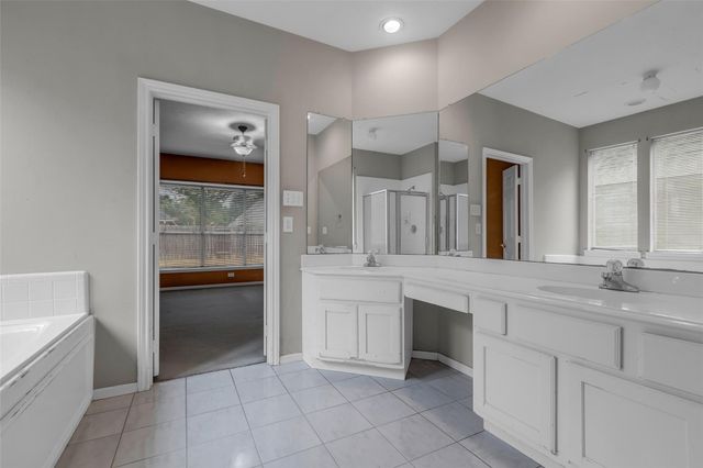 9618 Mystic Crossing Court, Houston, TX 77065