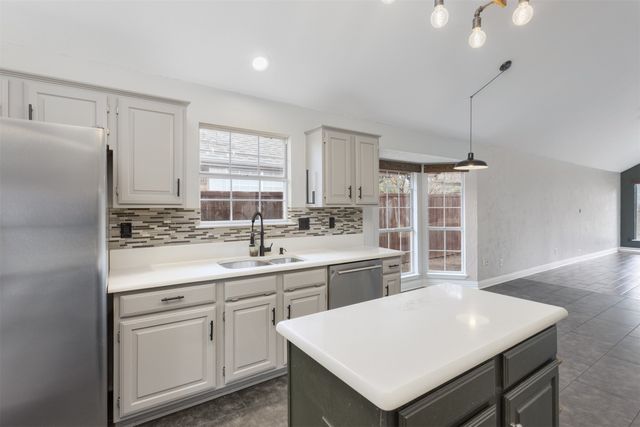5204 Valleydale Drive, Flower Mound, TX 75028