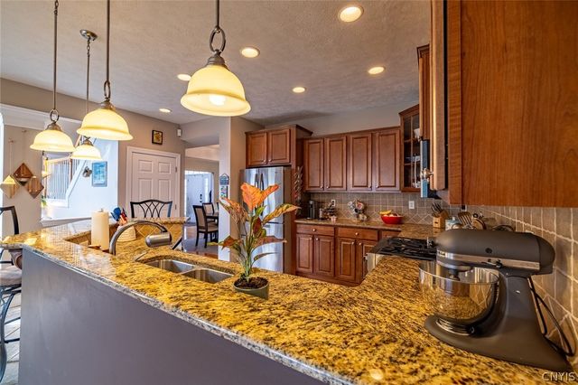 8782 Wedgefield Lane, Cicero, NY 13039