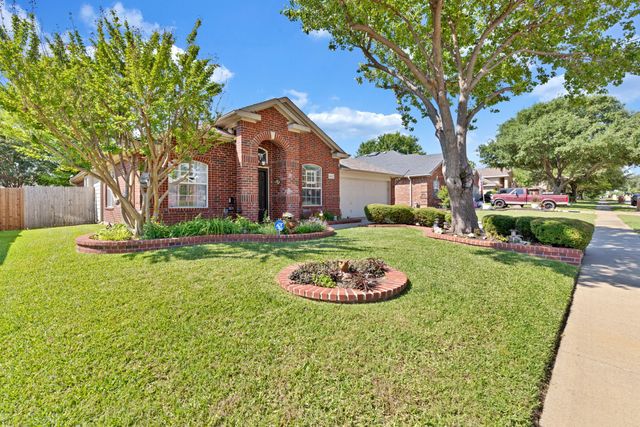 1065 Springhill Drive, Saginaw, TX 76179