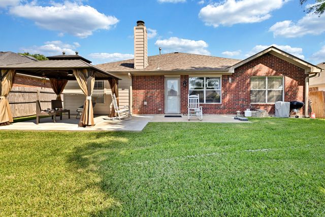 1065 Springhill Drive, Saginaw, TX 76179