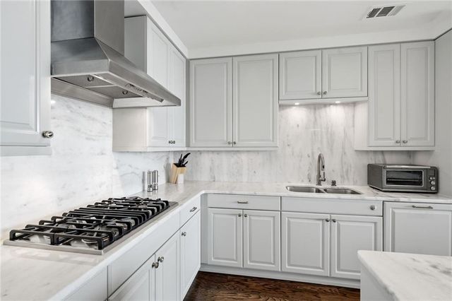 3630 Peachtree Road NE 2302, Atlanta, GA 30326