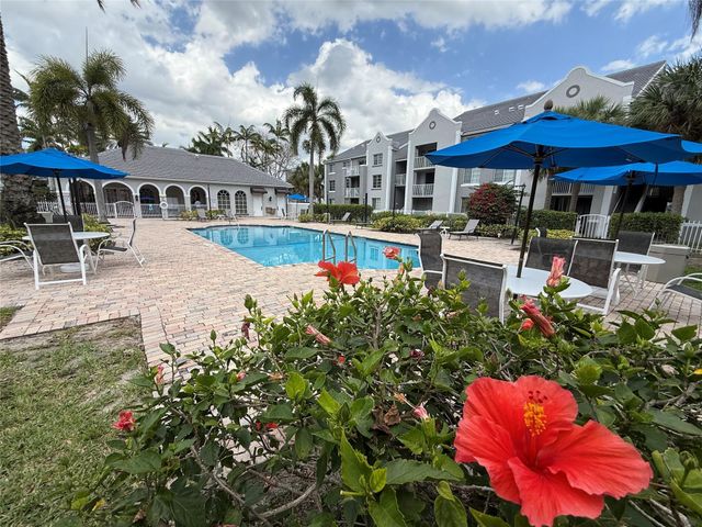 11165 SW 6th Street 204, Pembroke Pines, FL 33025