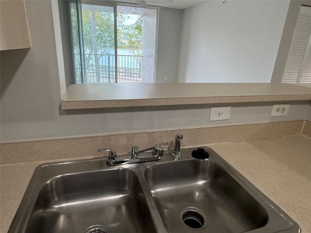 11165 SW 6th Street 204, Pembroke Pines, FL 33025