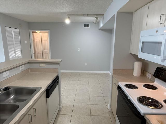 11165 SW 6th Street 204, Pembroke Pines, FL 33025