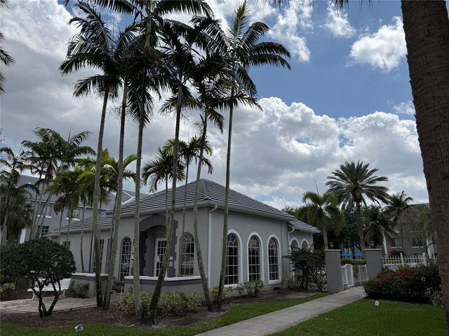 11165 SW 6th Street 204, Pembroke Pines, FL 33025