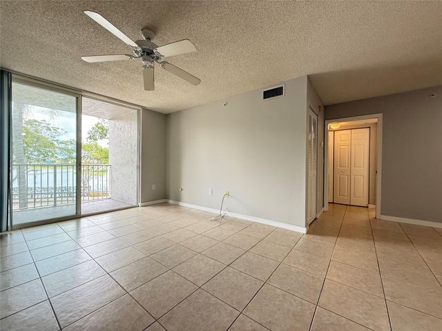 11165 SW 6th Street 204, Pembroke Pines, FL 33025