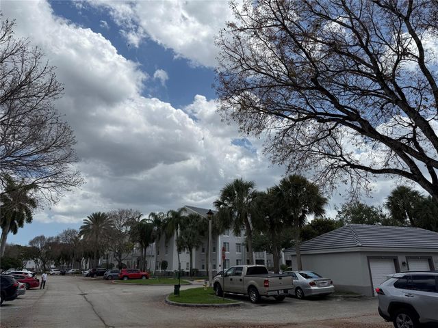 11165 SW 6th Street 204, Pembroke Pines, FL 33025
