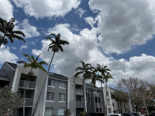 11165 SW 6th Street 204, Pembroke Pines, FL 33025