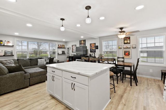 252 N 750 W, Valparaiso, IN 46385