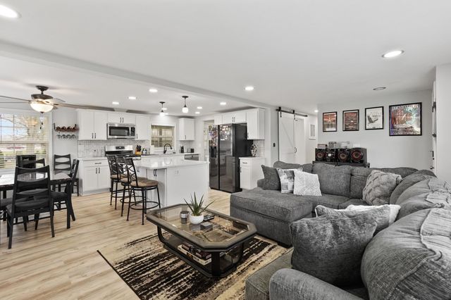 252 N 750 W, Valparaiso, IN 46385