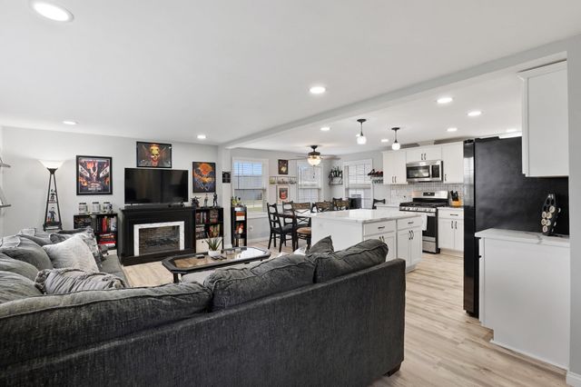 252 N 750 W, Valparaiso, IN 46385