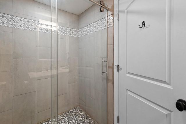 252 N 750 W, Valparaiso, IN 46385