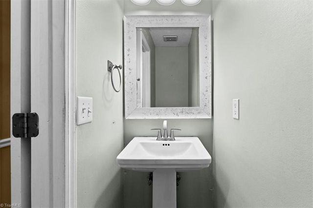 1202 Hickory Trace Drive, Greensboro, NC 27407