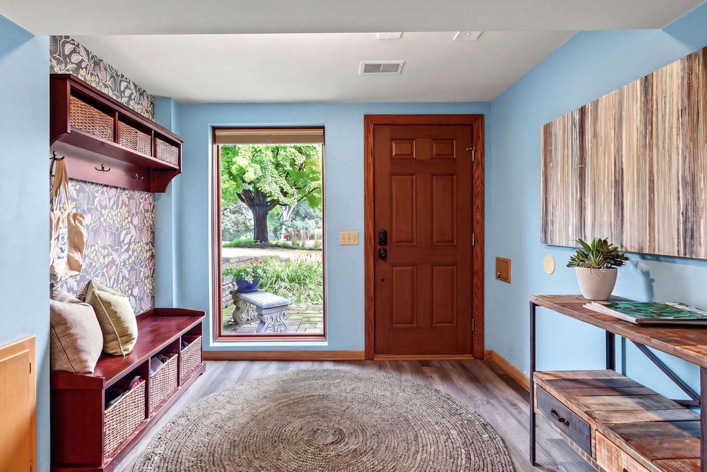4717 Glenwood Avenue, Golden Valley, MN 55422 — photo 2