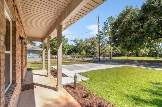 567 Felhorn Road E, Mobile, AL 36608