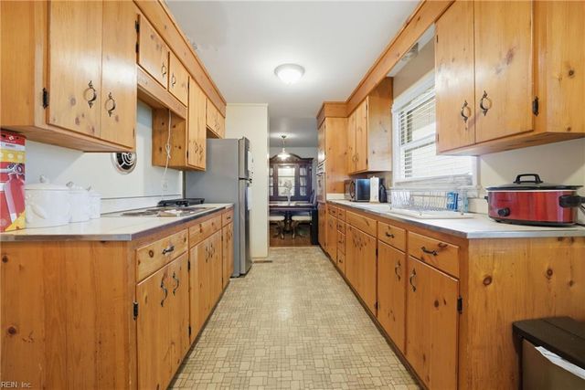 734 Milton DR, Hampton, VA 23666