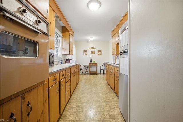 734 Milton DR, Hampton, VA 23666