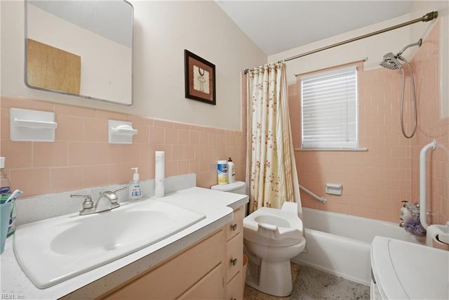 734 Milton DR, Hampton, VA 23666
